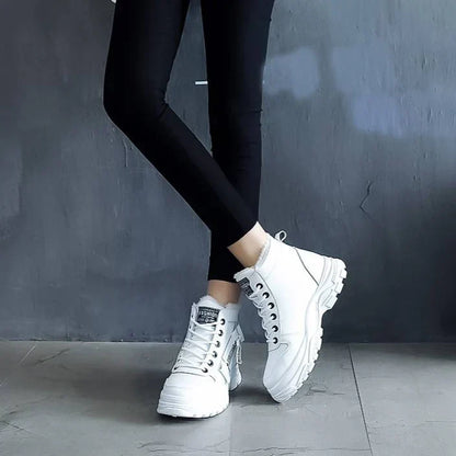 Warm ankle sneakers with faux fur